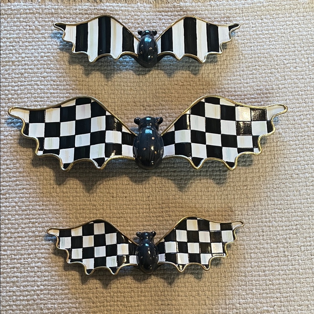 ❤️SOLD❤️MacKenzie-Childs 3 Black and White Checkered Bat Decor